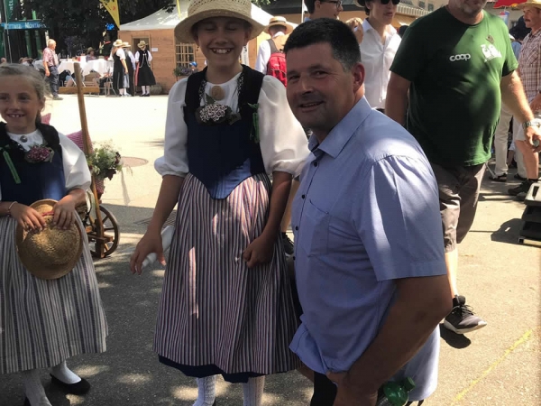 Svenja und HJR am Trachtenfest!